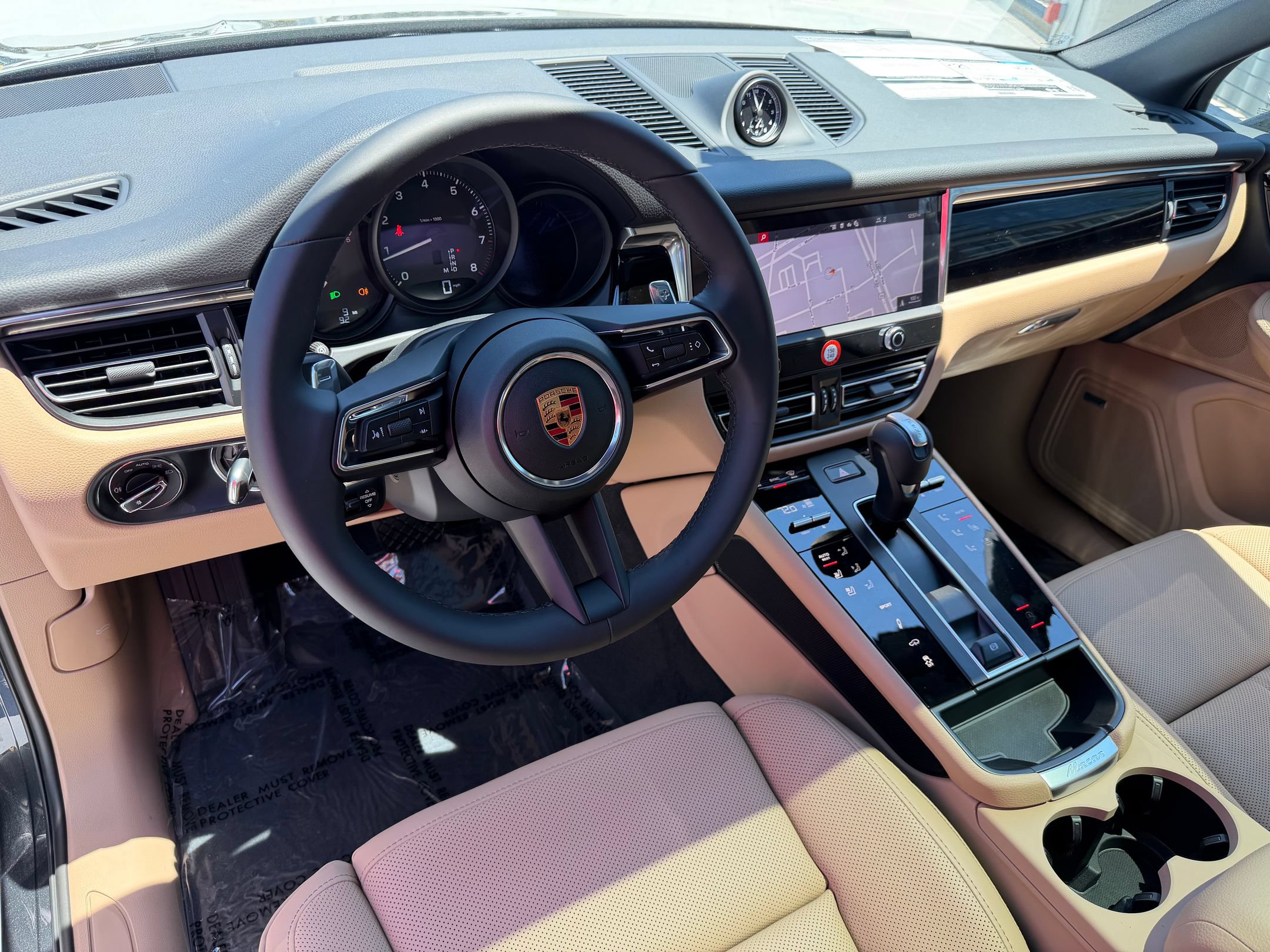 New 2026 Porsche Macan AWD/4WD image 4
