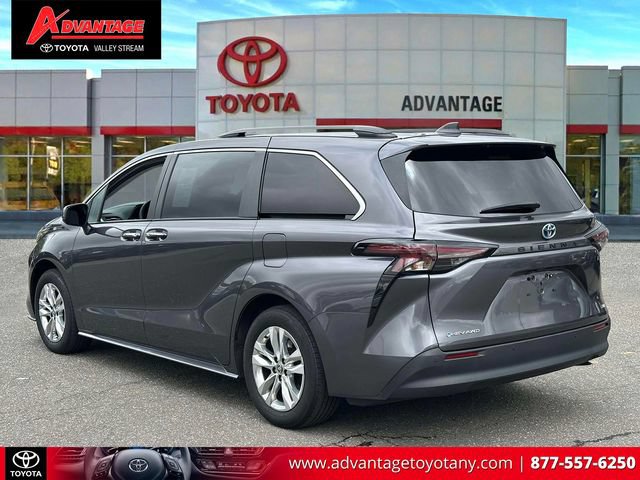 Used 2025 Toyota Sienna XLE w/ XLE Plus Package AWD/4WD image 10