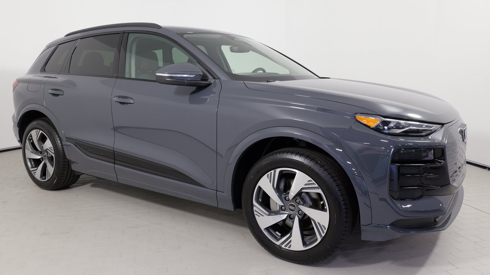 Used 2025 Audi Q6 e-tron Premium image 10