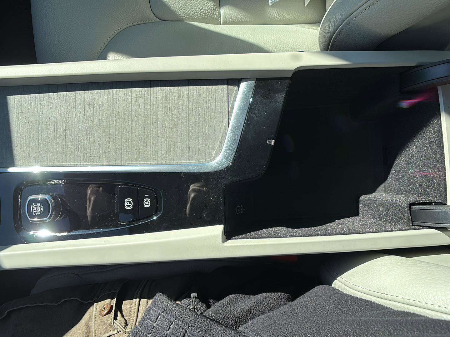 Used 2024 Volvo S60 B5 Plus w/ Climate Package image 37