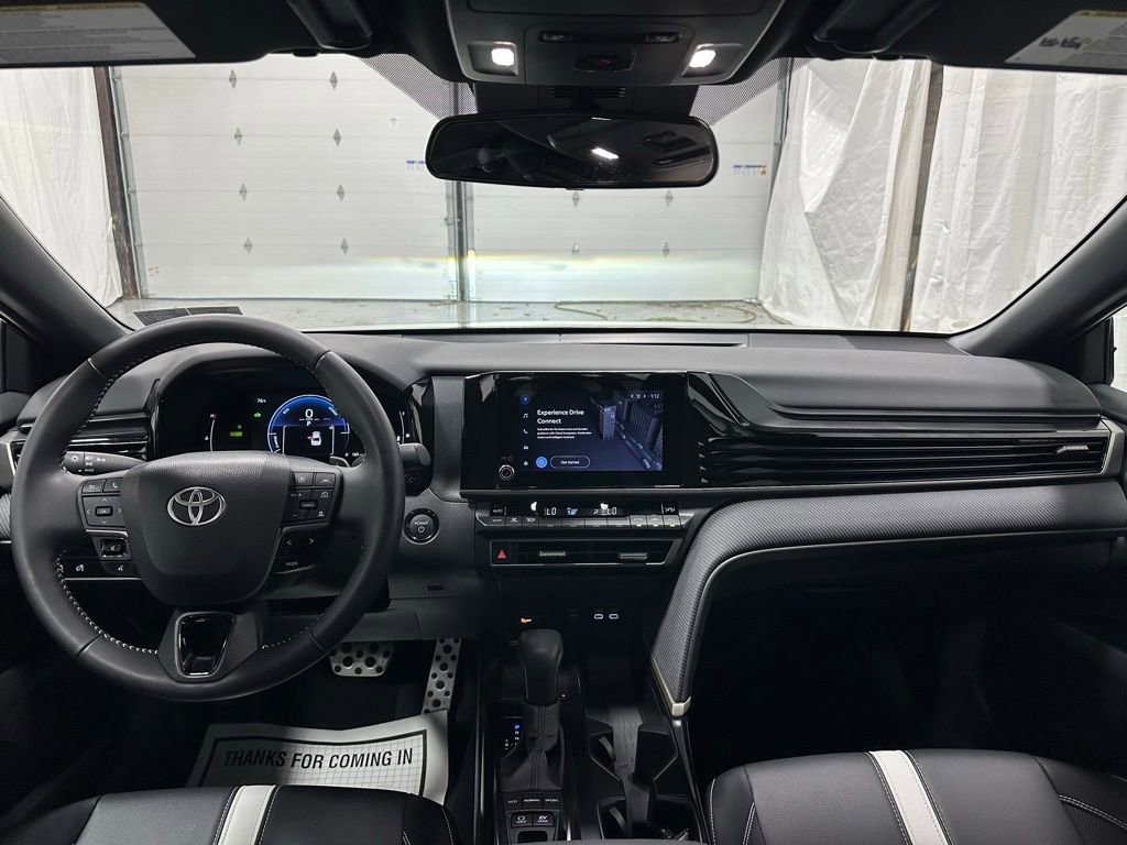 Used 2025 Toyota Camry SE image 42