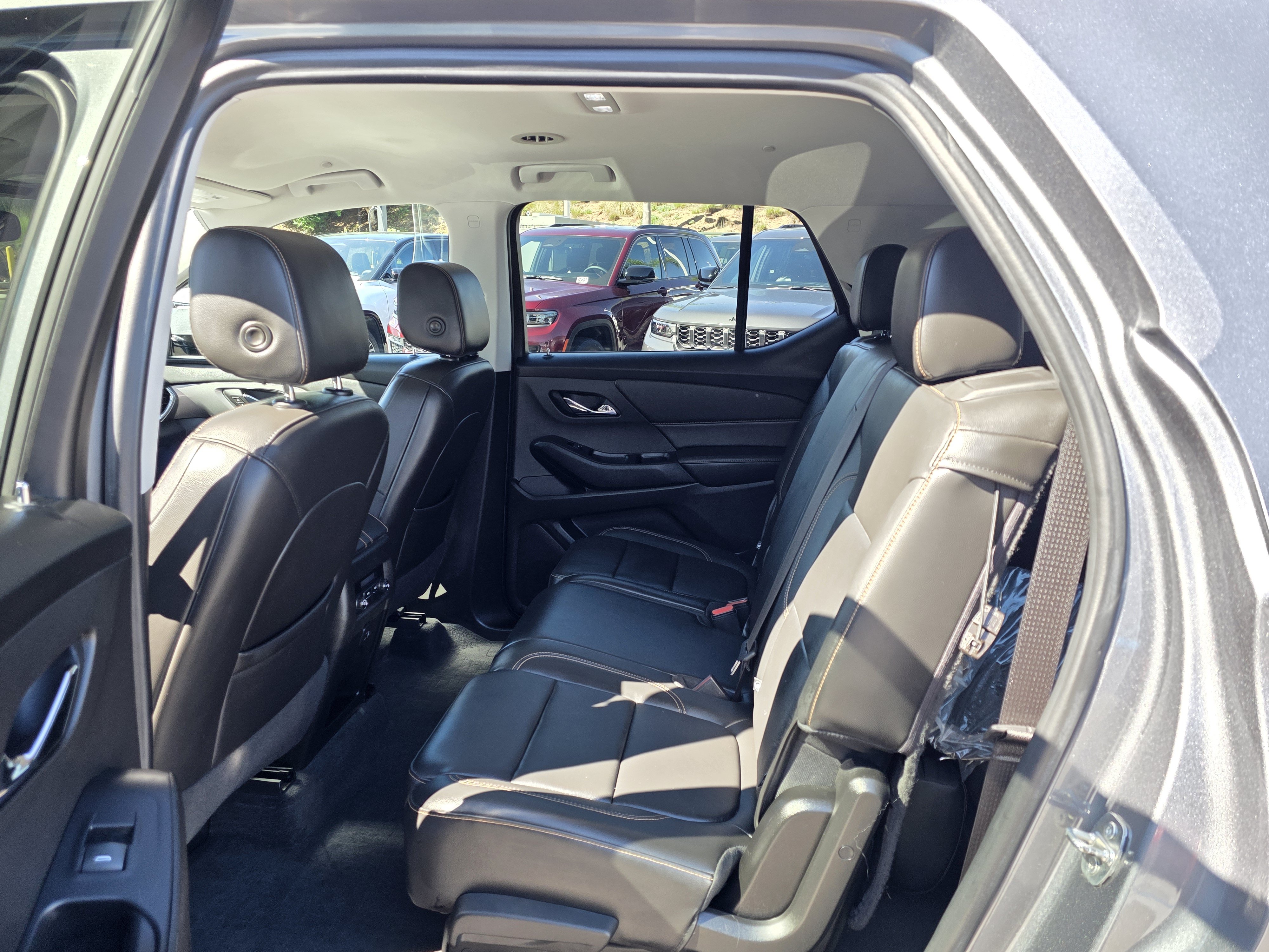 Used 2020 Chevrolet Traverse LT w/ LPO, Floor Liner Package FWD image 20