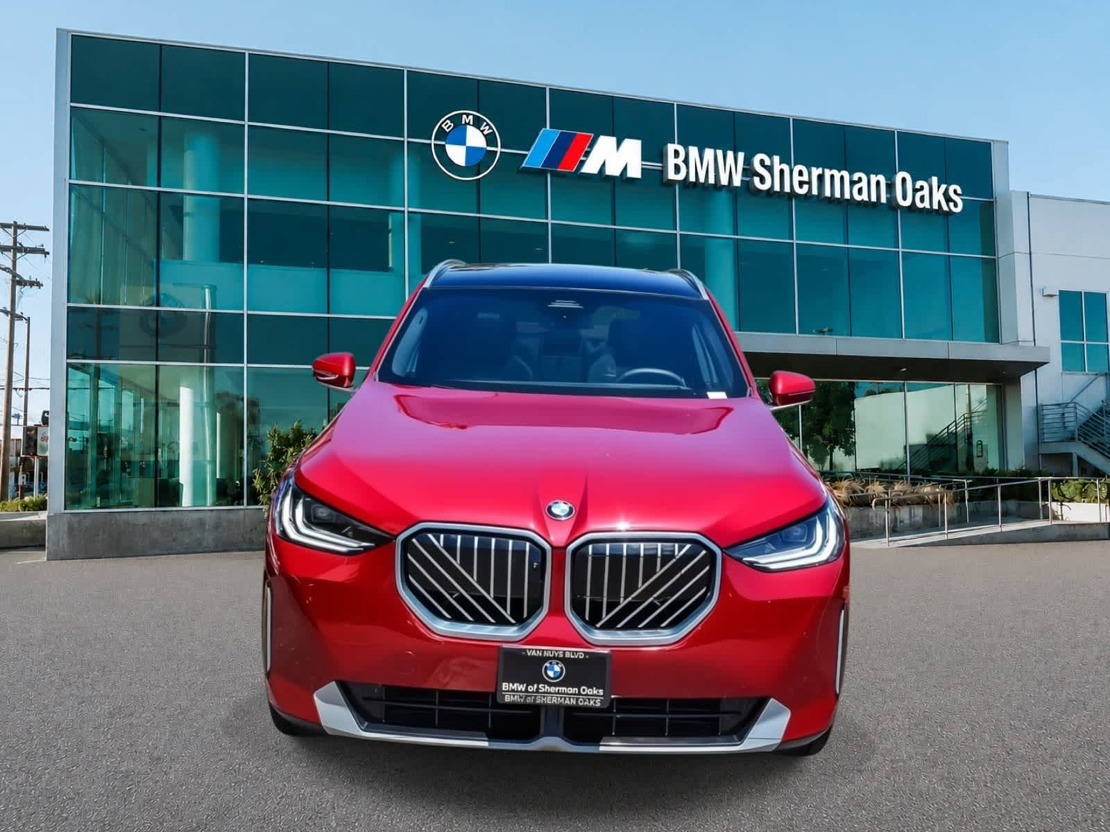 Used 2025 BMW X3 xDrive30i w/ Premium Package AWD/4WD image 2