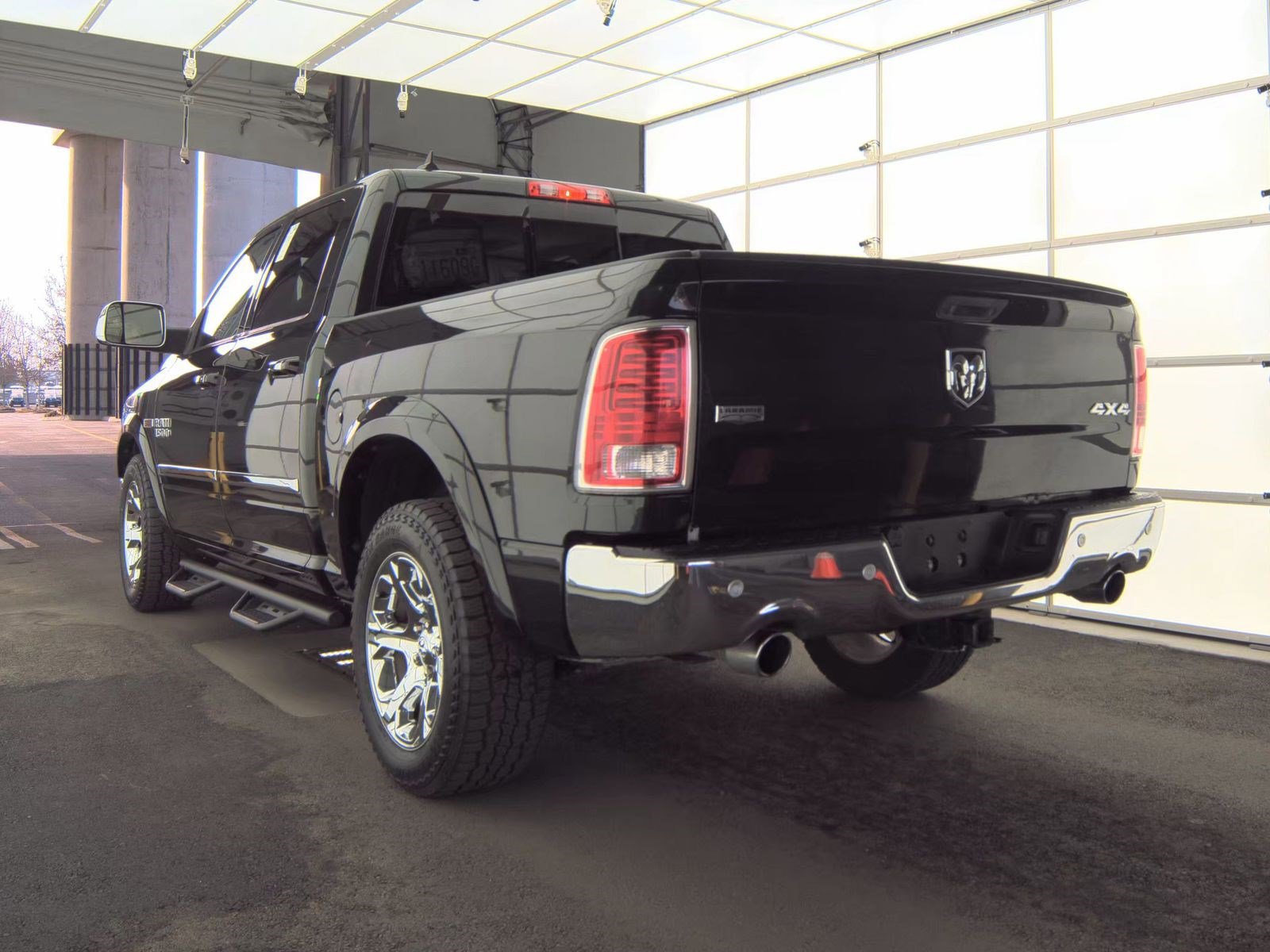 Used 2018 RAM 1500 Laramie w/ Convenience Group image 11