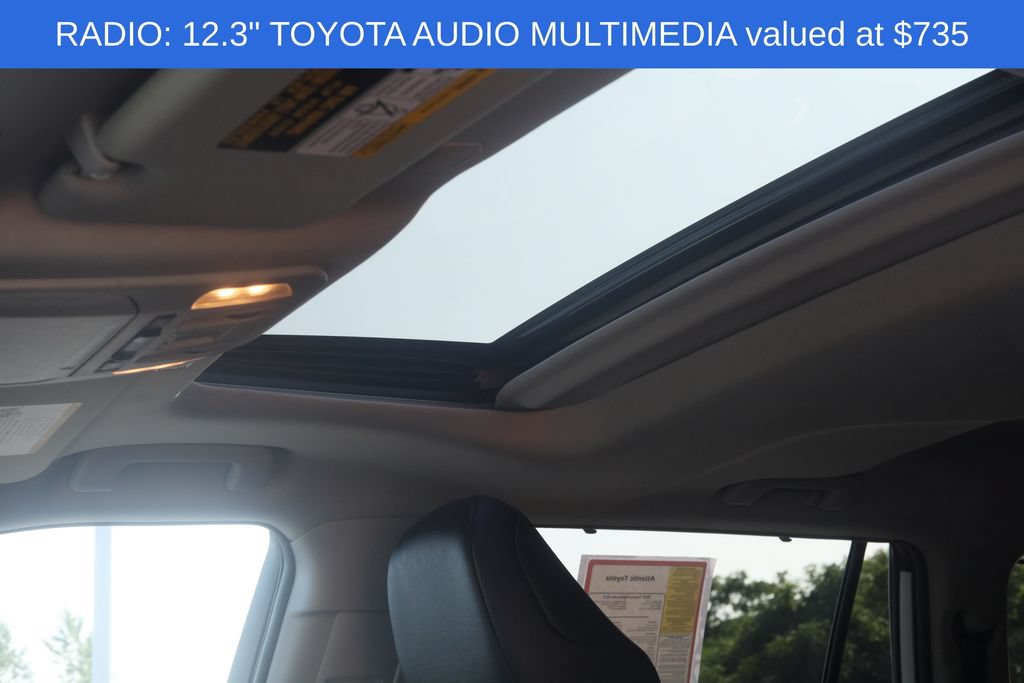 Used 2025 Toyota Highlander XLE AWD/4WD image 4