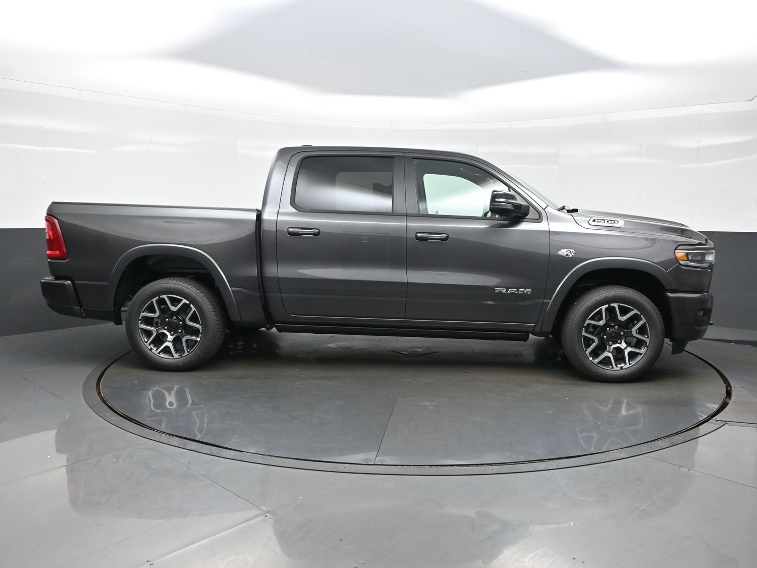 New 2027 RAM 1500 Laramie w/ Laramie Preferred Package AWD/4WD image 10