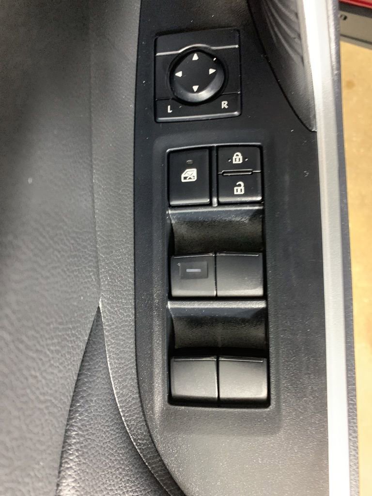 Used 2024 Toyota RAV4 LE AWD/4WD image 15