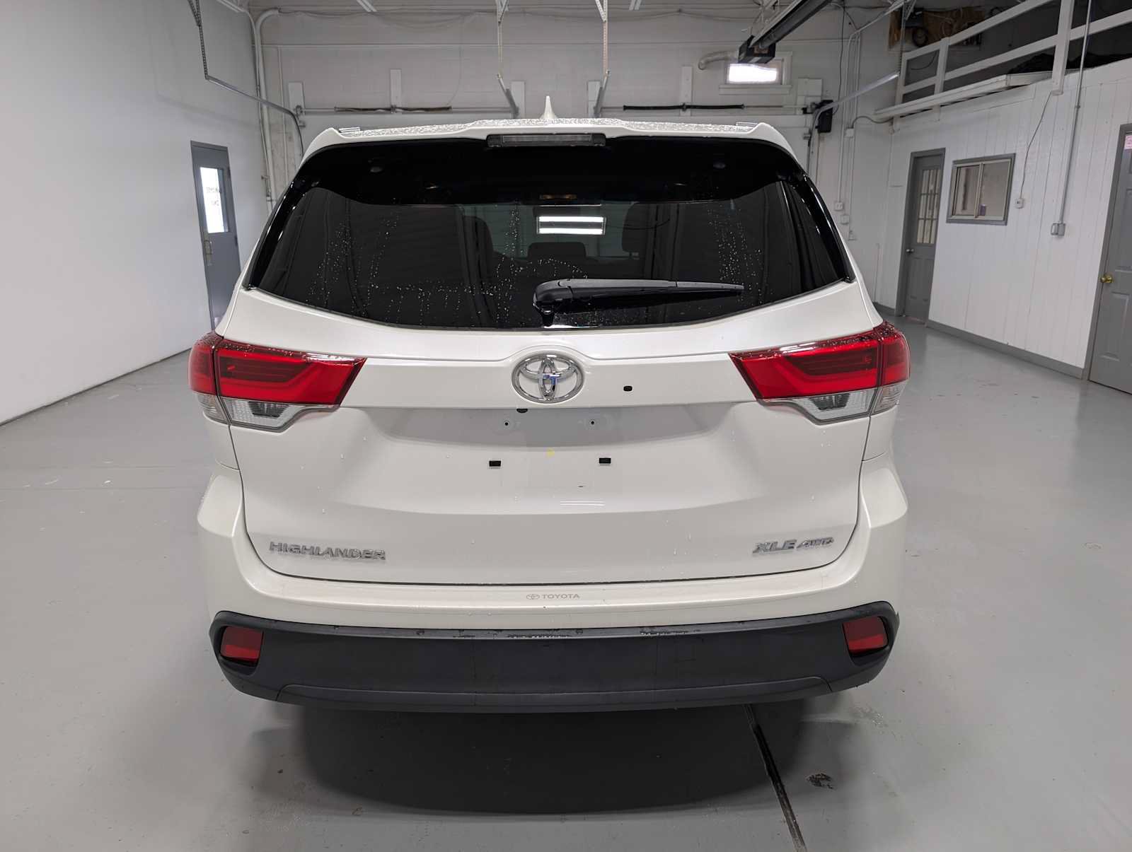Used 2019 Toyota Highlander XLE AWD/4WD image 8