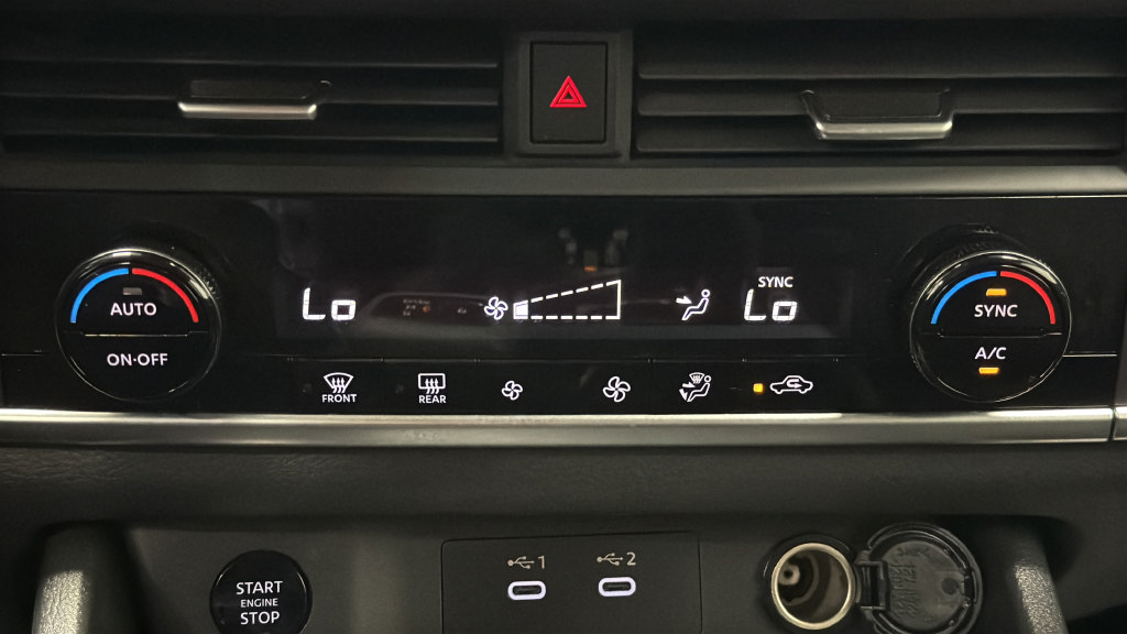 Used 2024 Nissan Rogue SV AWD/4WD image 16