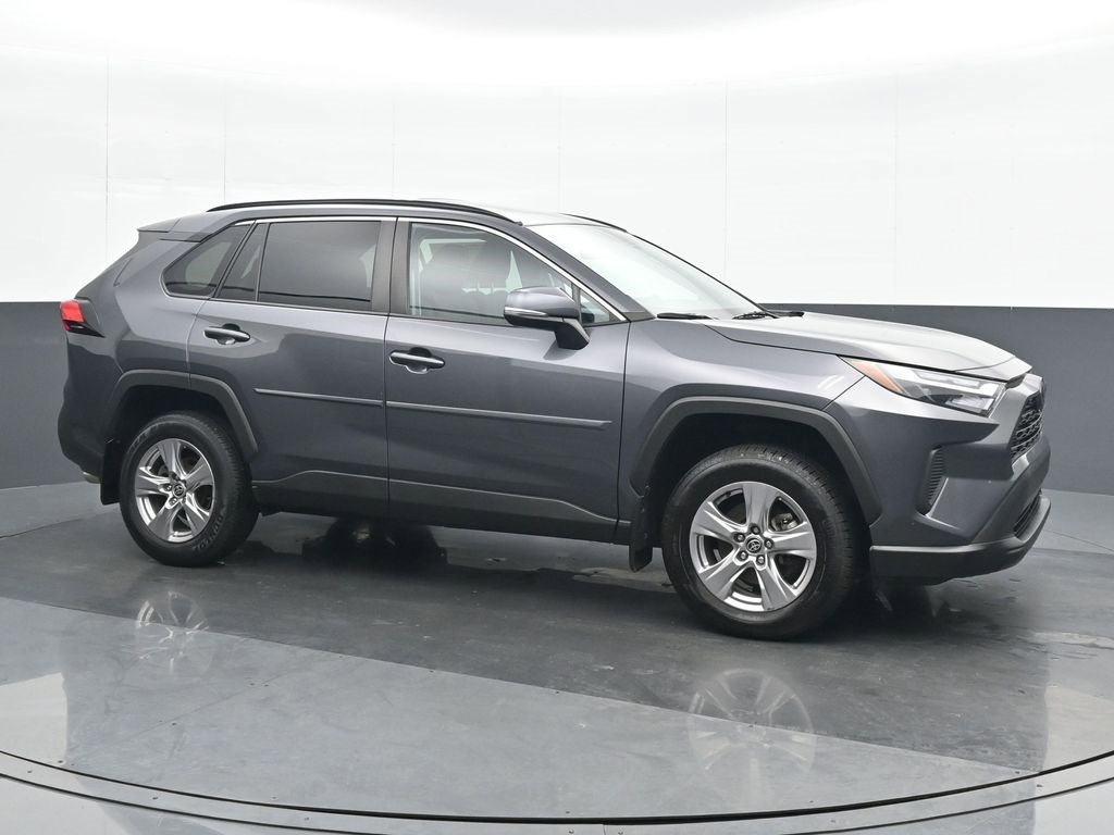 Used 2022 Toyota RAV4 XLE w/ Convenience Package image 8
