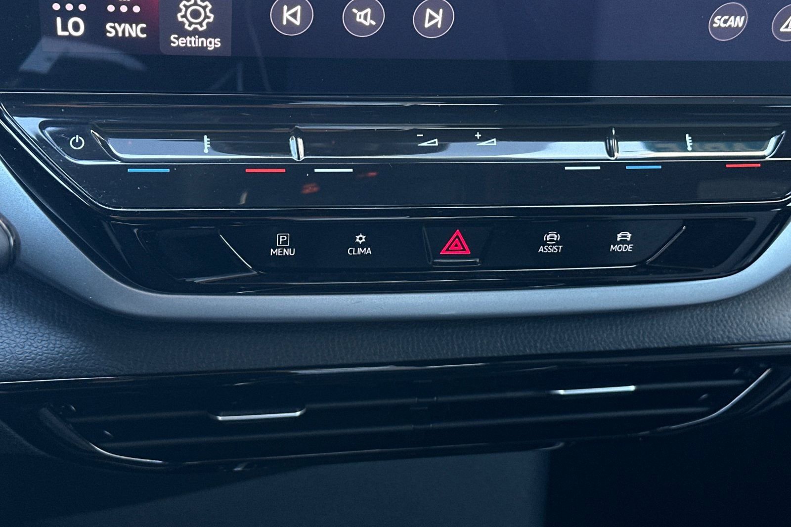 Certified 2023 Volkswagen ID.4 Pro image 21