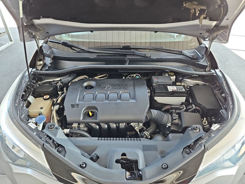 Used 2020 Toyota C-HR XLE FWD image 31