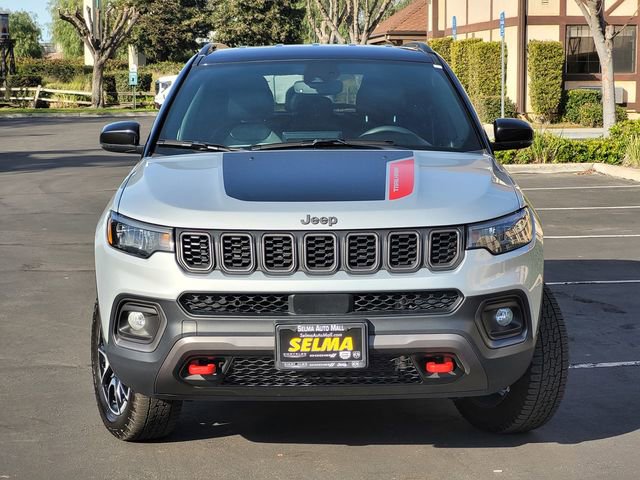 Used 2024 Jeep Compass Trailhawk image 3