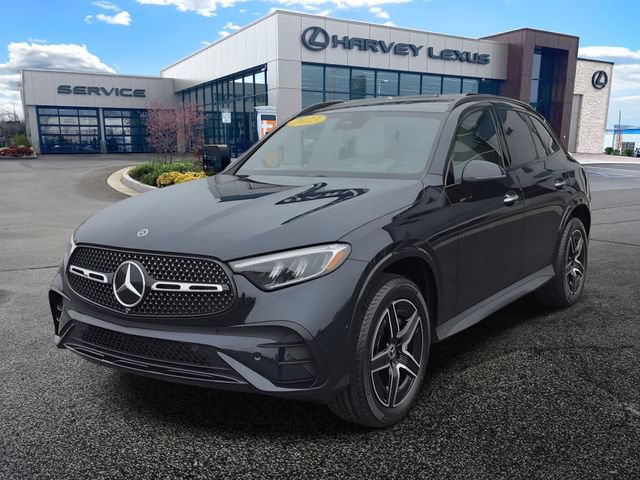 Used 2023 Mercedes-Benz GLC 300 4MATIC image 1