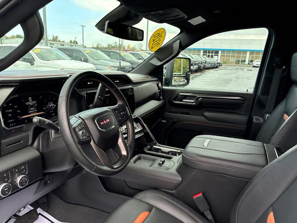 Used 2026 GMC Sierra 2500 AT4 AWD/4WD image 3