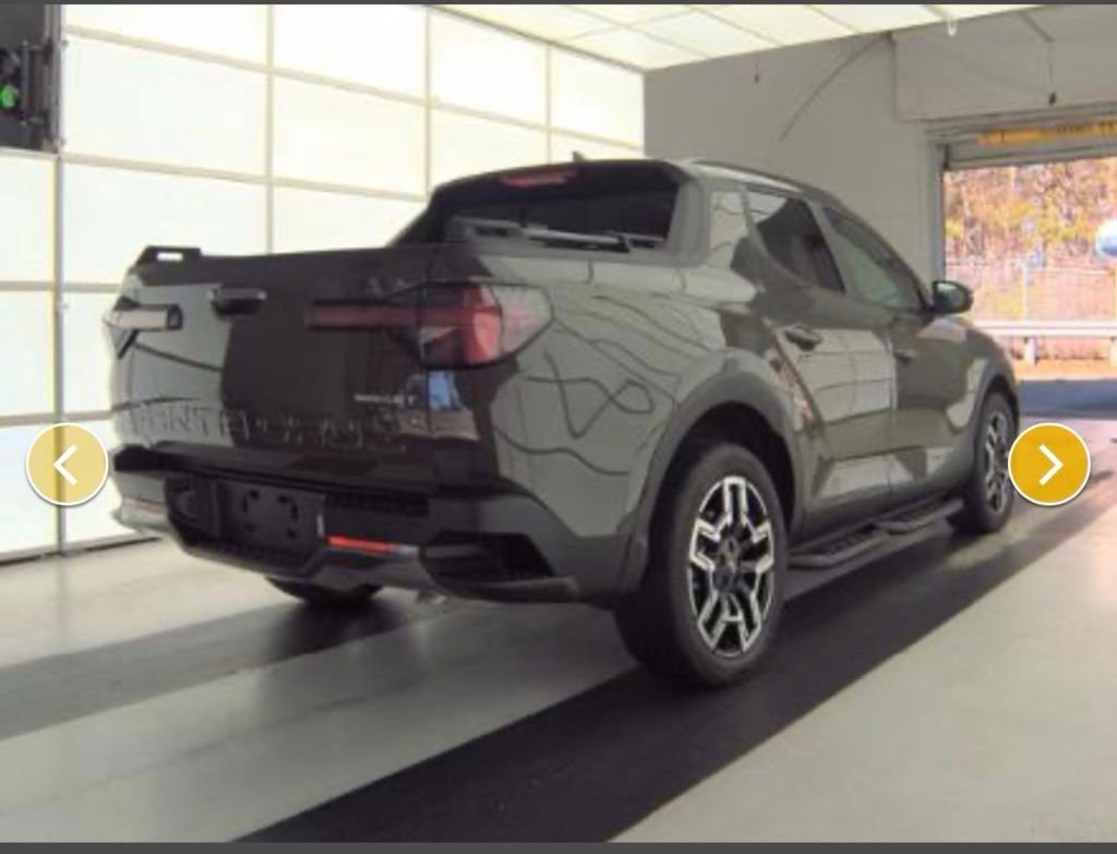 Used 2025 Hyundai Santa Cruz Limited image 5