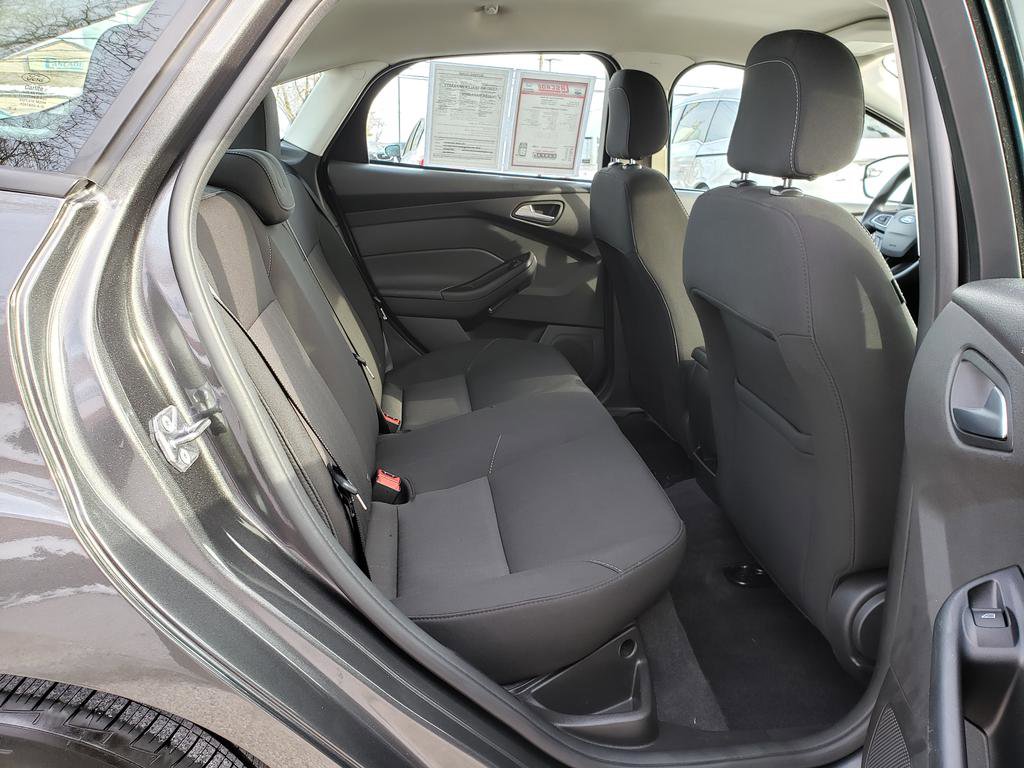 Used 2018 Ford Focus SE w/ SE Appearance Package image 15