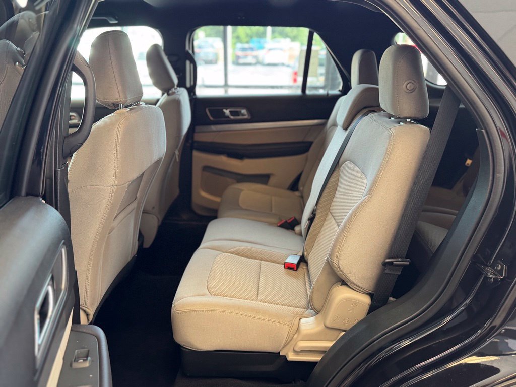 Used 2019 Ford Explorer XLT w/ Equipment Group 201A FWD image 11