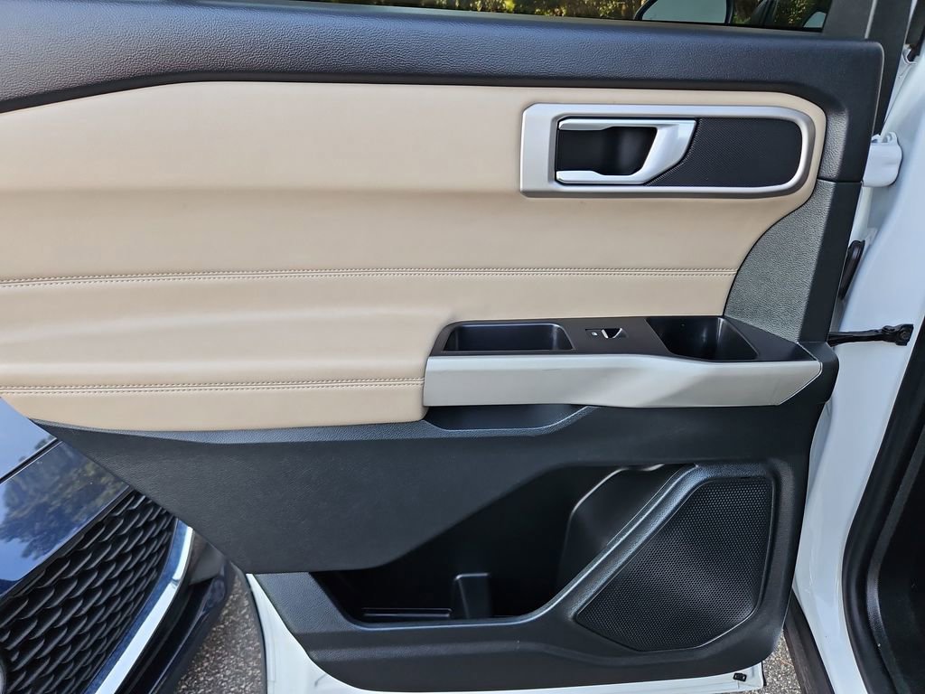 Used 2024 Ford Explorer XLT w/ Equipment Group 202A image 31