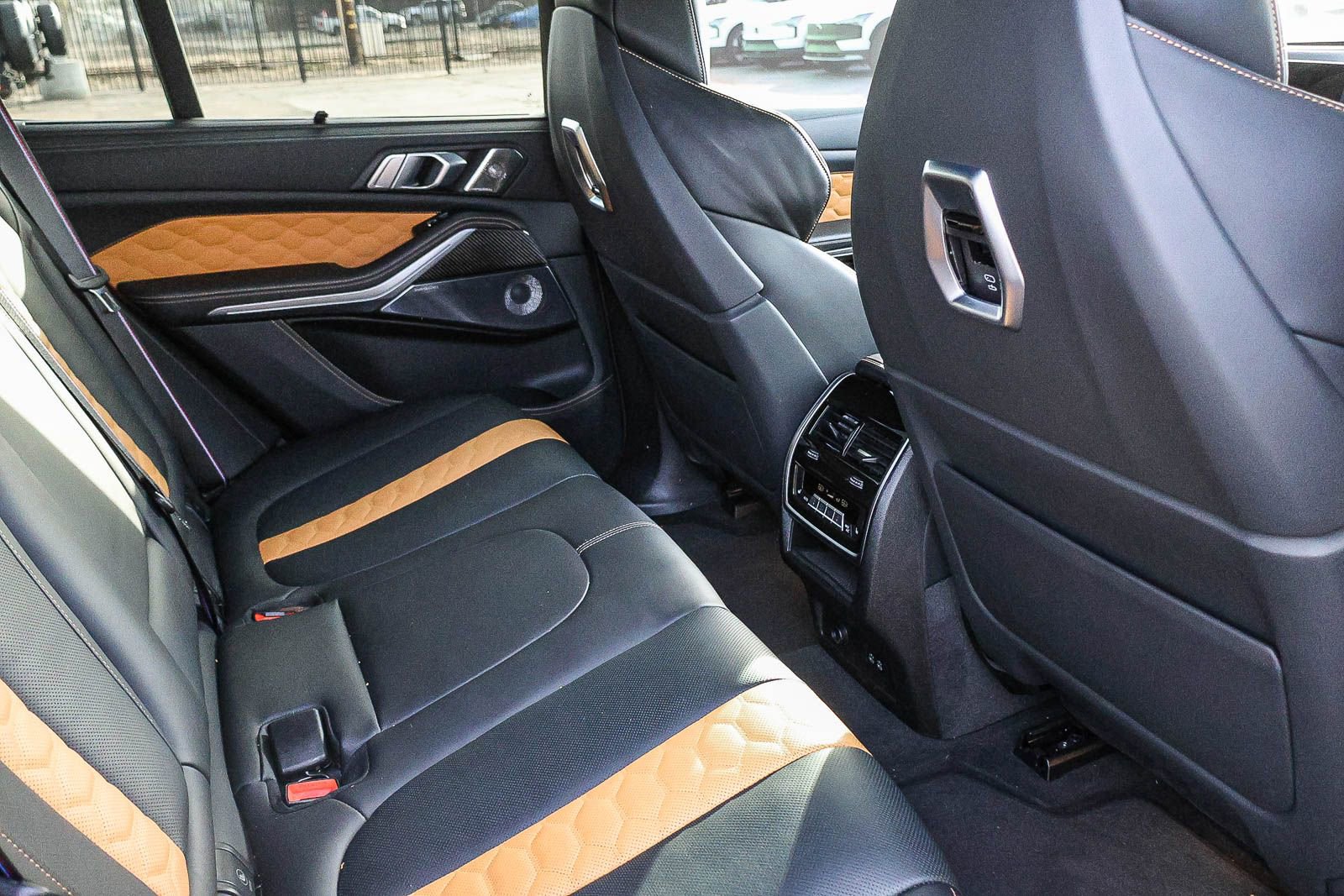 Used 2025 BMW X5 M Competition w/ Executive Package image 21