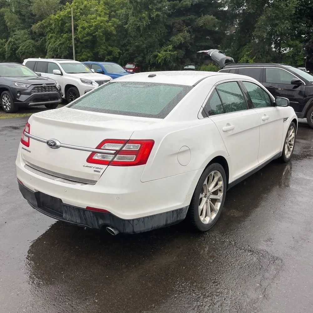 Used 2013 Ford Taurus Limited AWD/4WD image 8
