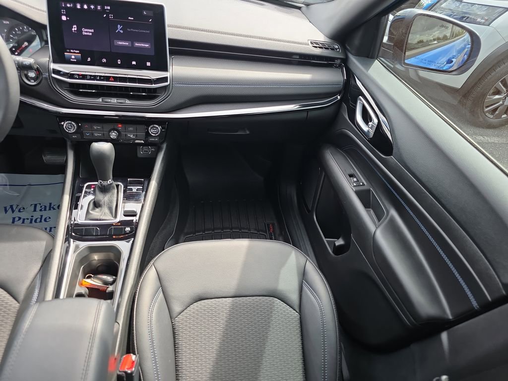 Used 2026 Jeep Compass Latitude image 17