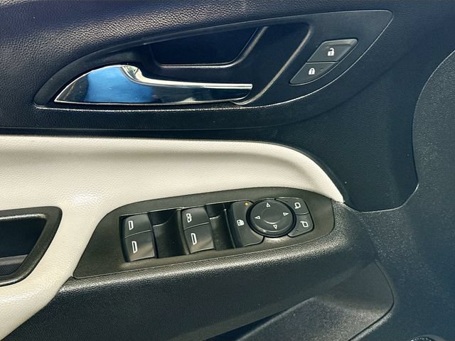 Used 2021 Chevrolet Equinox LS FWD image 18