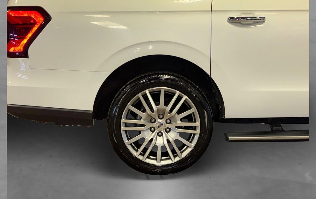 Used 2024 Ford Expedition Max Limited image 18