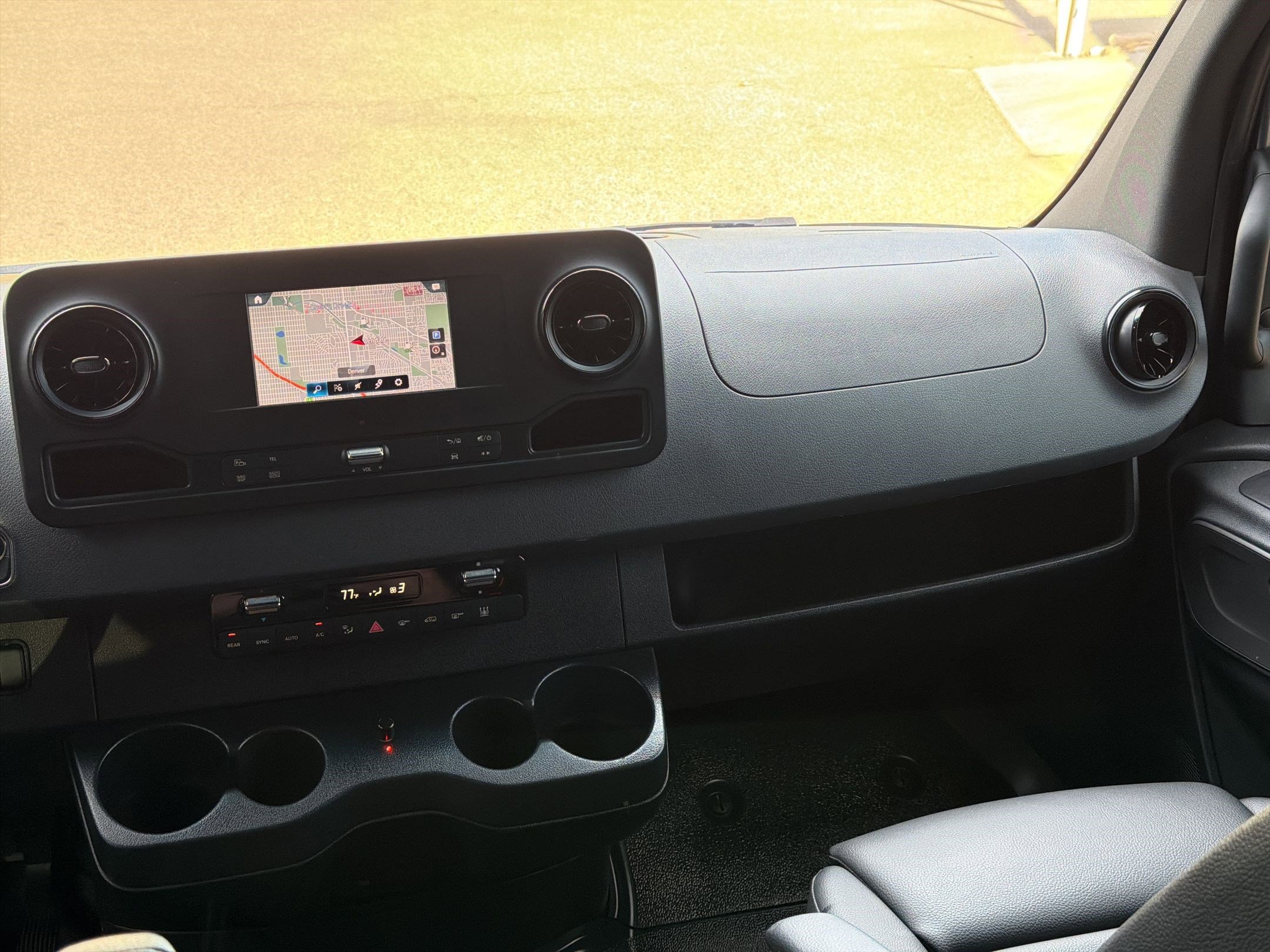 Used 2024 Mercedes-Benz Sprinter 2500 image 27