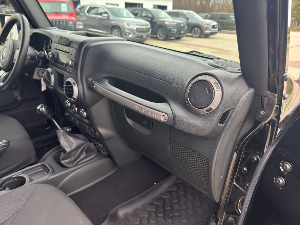 Used 2017 Jeep Wrangler Sport AWD/4WD image 28