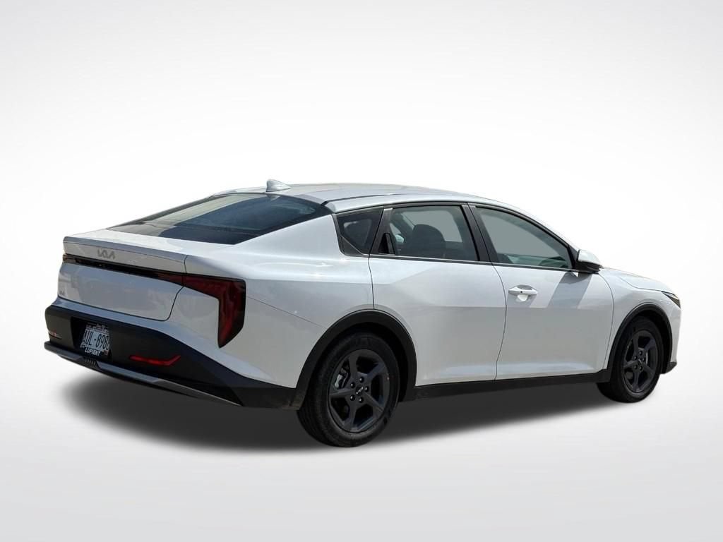 Used 2025 Kia K4 FWD image 3