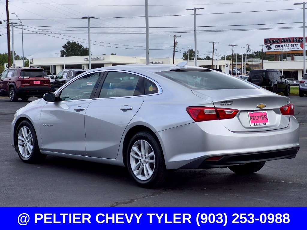 Used 2018 Chevrolet Malibu LT FWD image 4