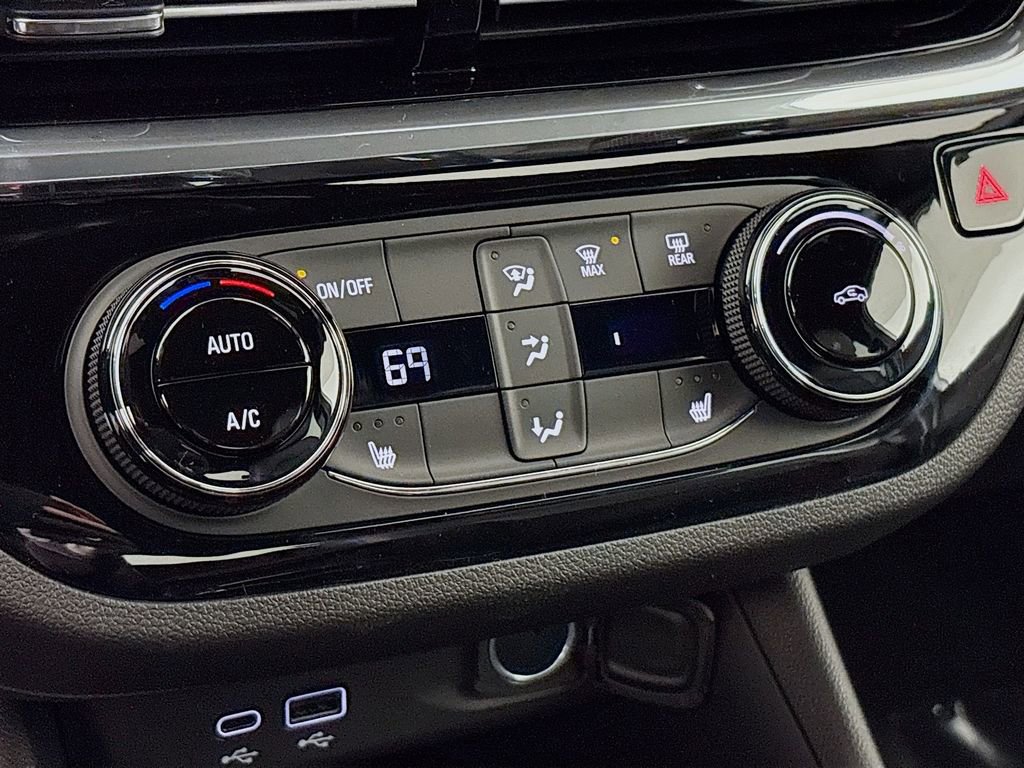Used 2026 Buick Envista Sport Touring w/ Convenience I Package FWD image 18