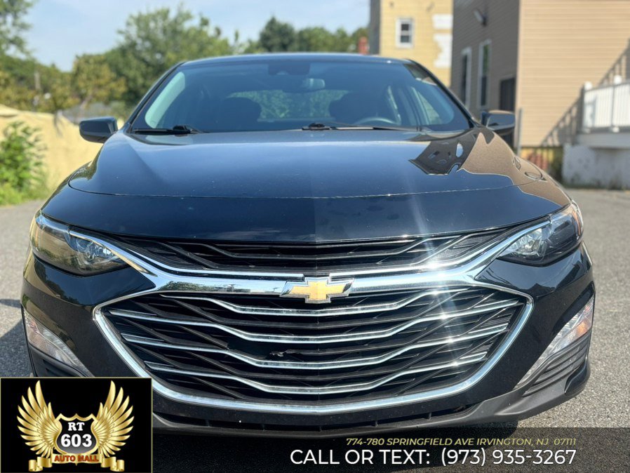 Used 2025 Chevrolet Malibu LT FWD image 2