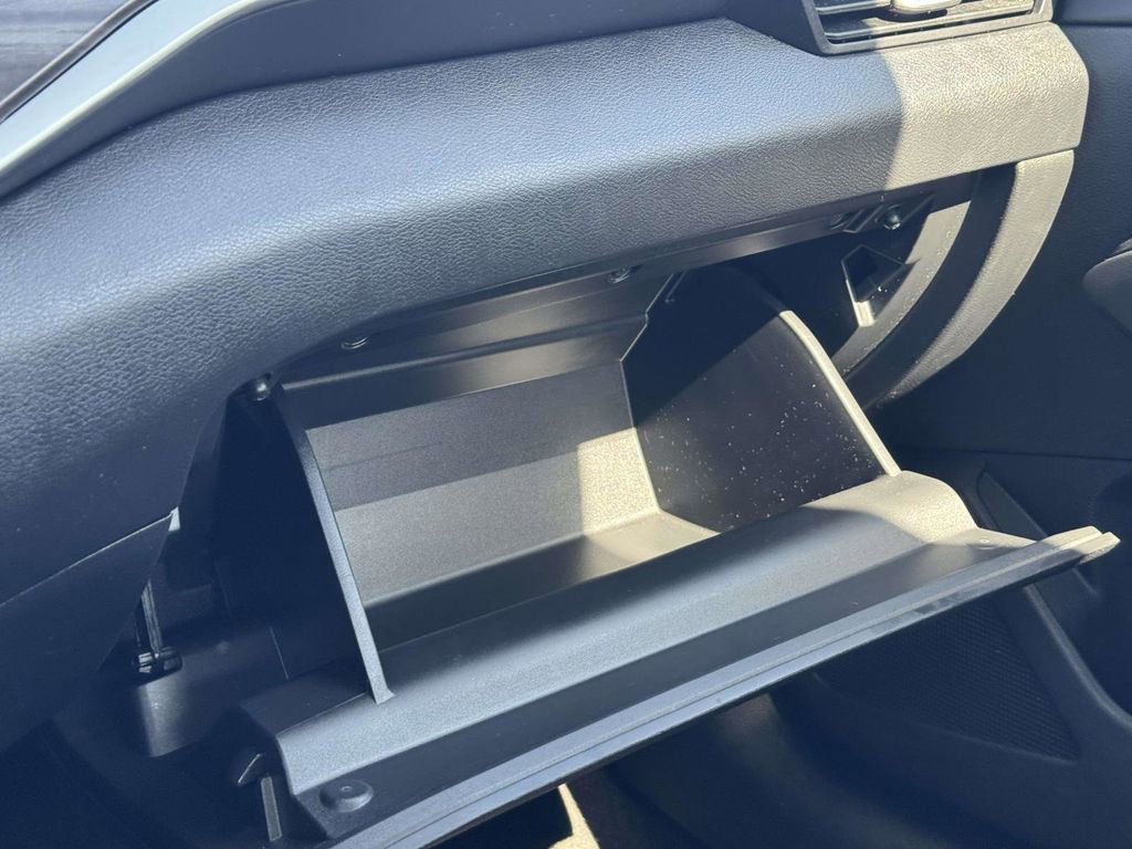 Used 2024 Nissan Altima 2.5 SV image 32