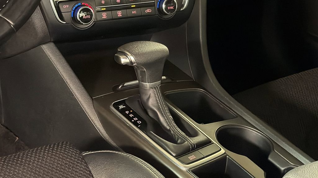 Used 2019 Kia Optima S w/ S Panoramic Sunroof Package image 17