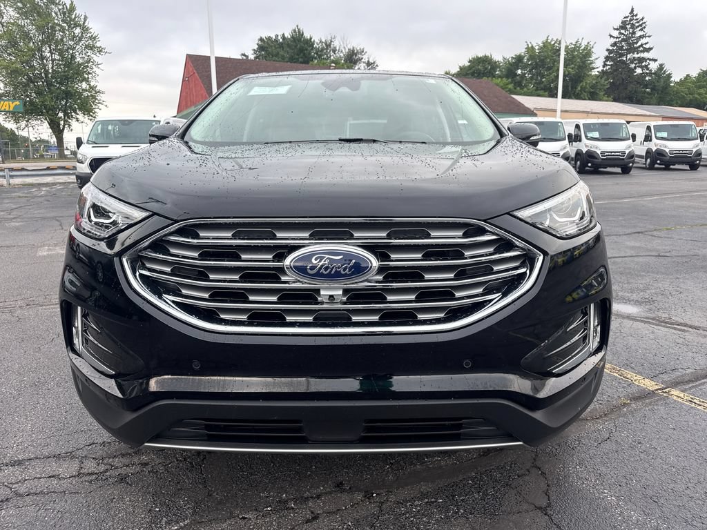 Used 2024 Ford Edge Titanium w/ Equipment Group 301A AWD/4WD image 3