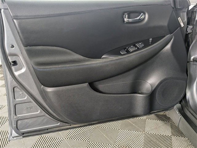 Used 2020 Nissan Leaf SV image 11
