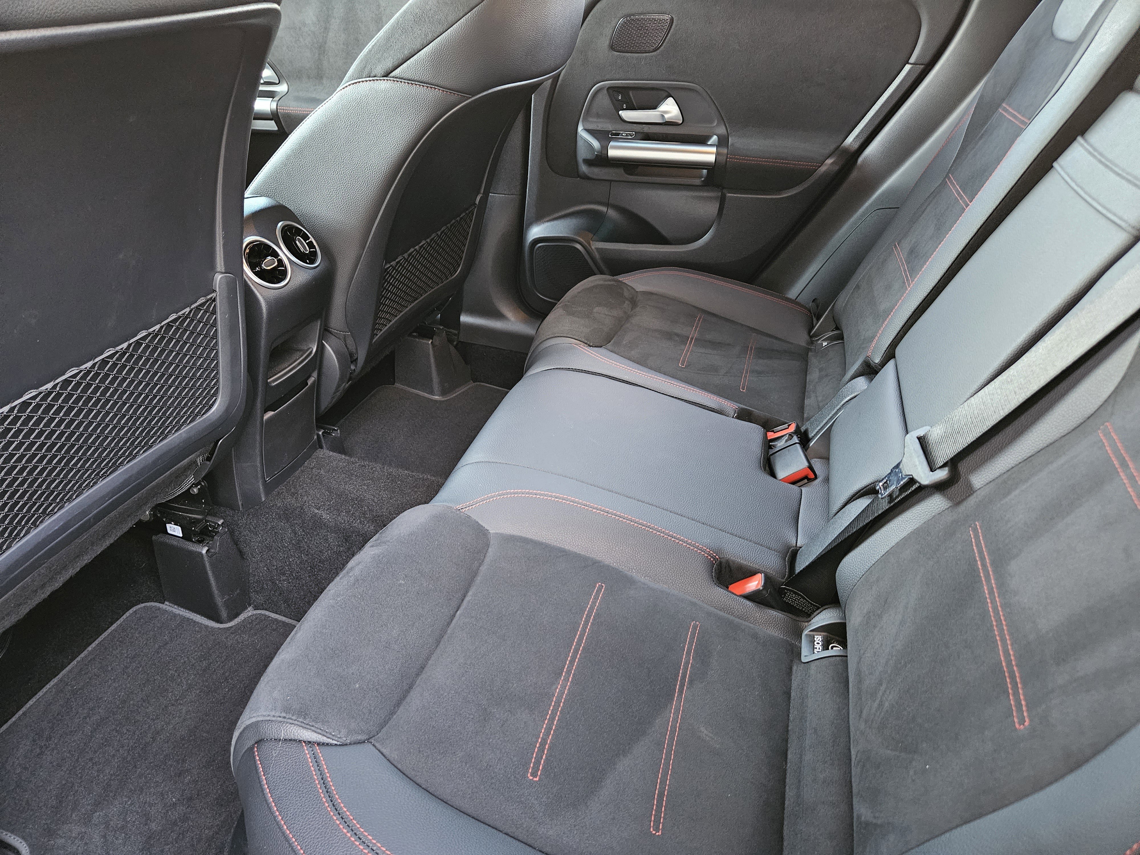 Certified 2025 Mercedes-Benz GLA 250 image 29