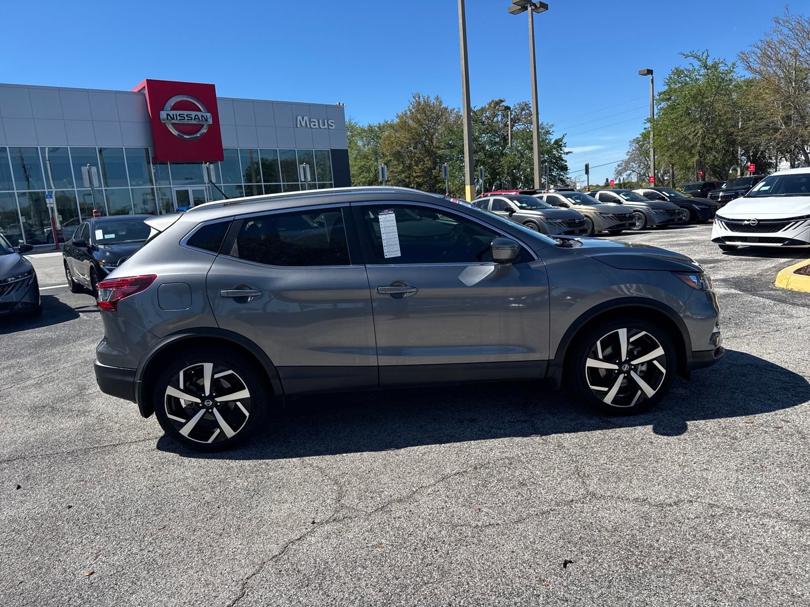 Used 2022 Nissan Rogue Sport SL image 4