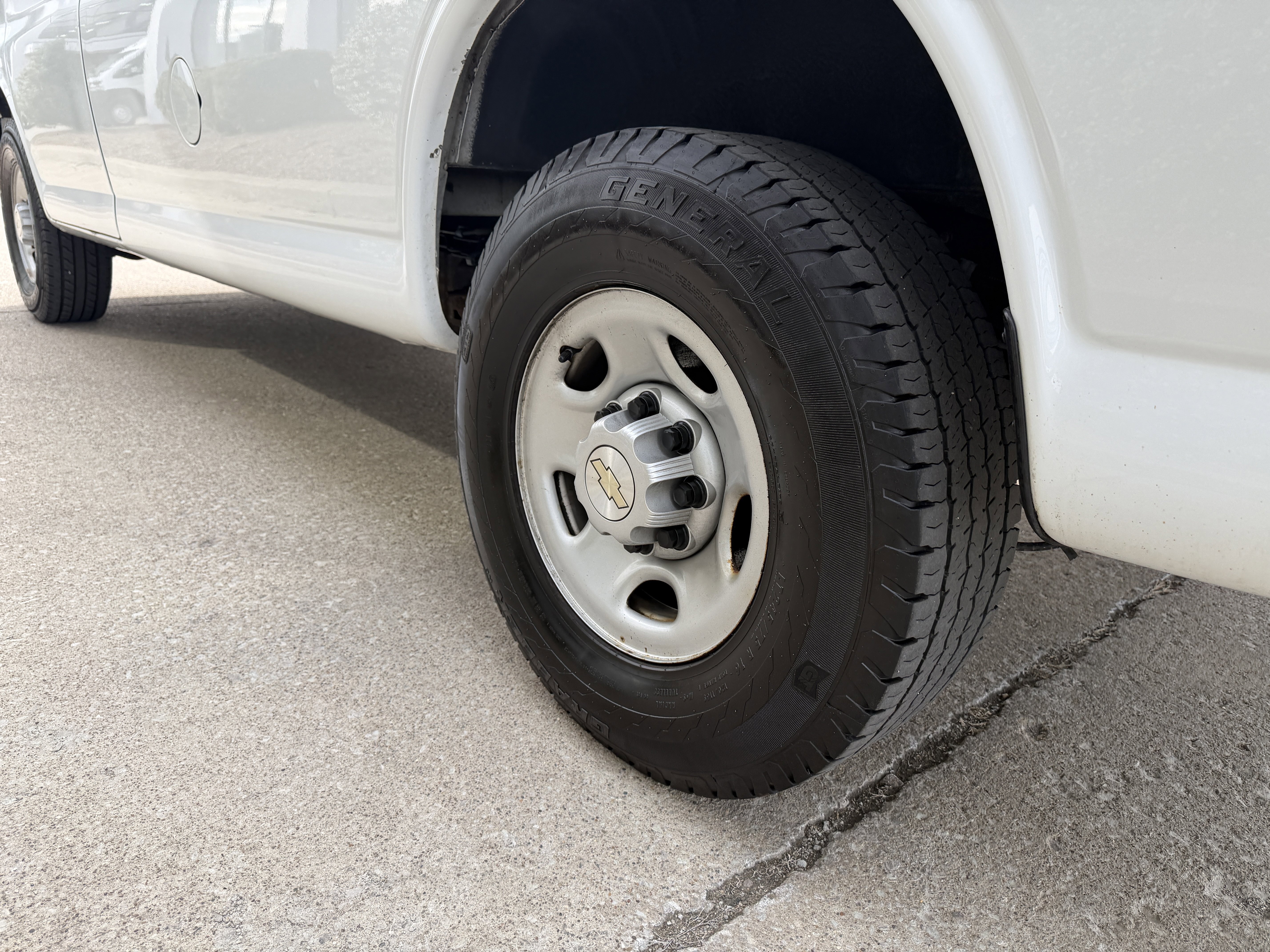 Used 2021 Chevrolet Express 2500 w/ Driver Convenience Package image 10