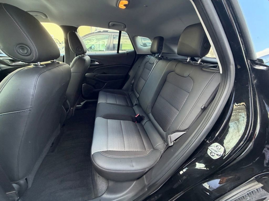 Used 2025 Chevrolet Trax LT image 9