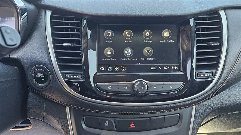 Used 2019 Chevrolet Trax LT w/ LT Convenience Package FWD image 12