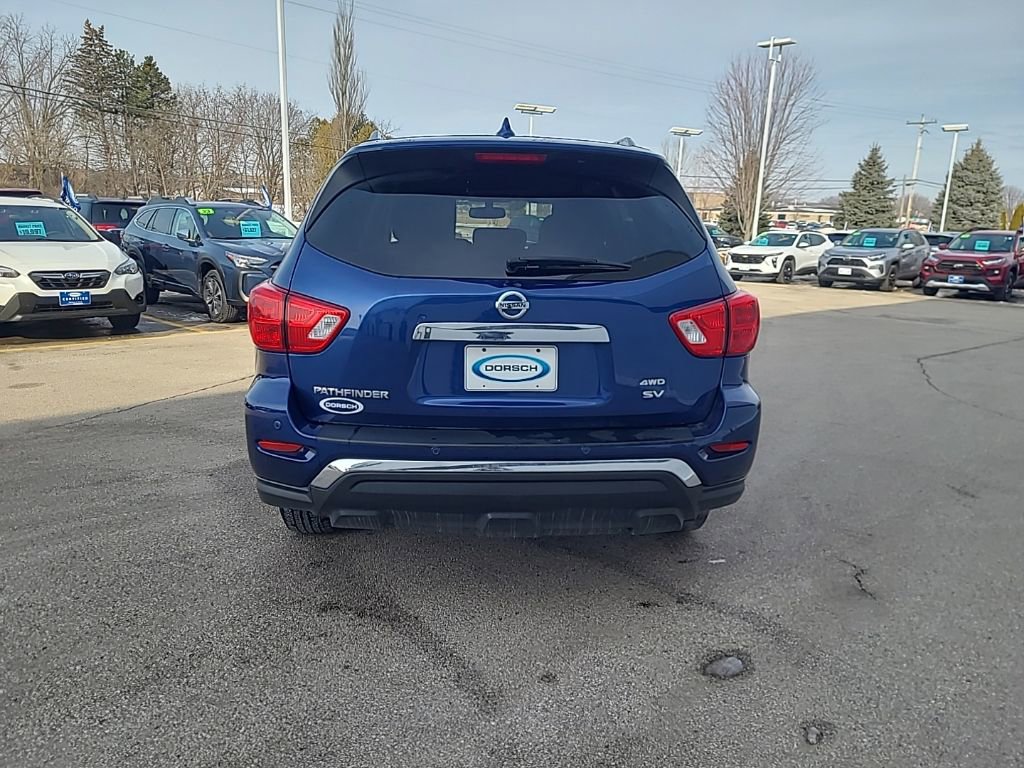 Used 2020 Nissan Pathfinder SV image 4