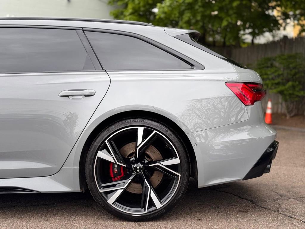 Used 2021 Audi RS 6 AWD/4WD image 12