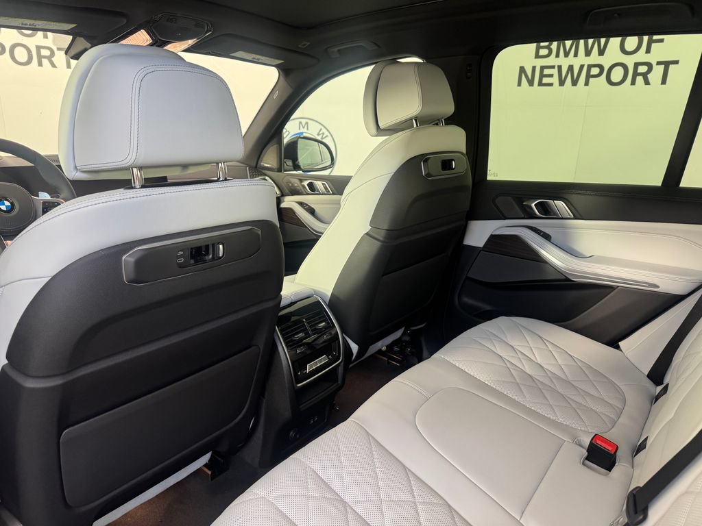 New 2026 BMW X5 xDrive40i w/ M Sport Package AWD/4WD image 14