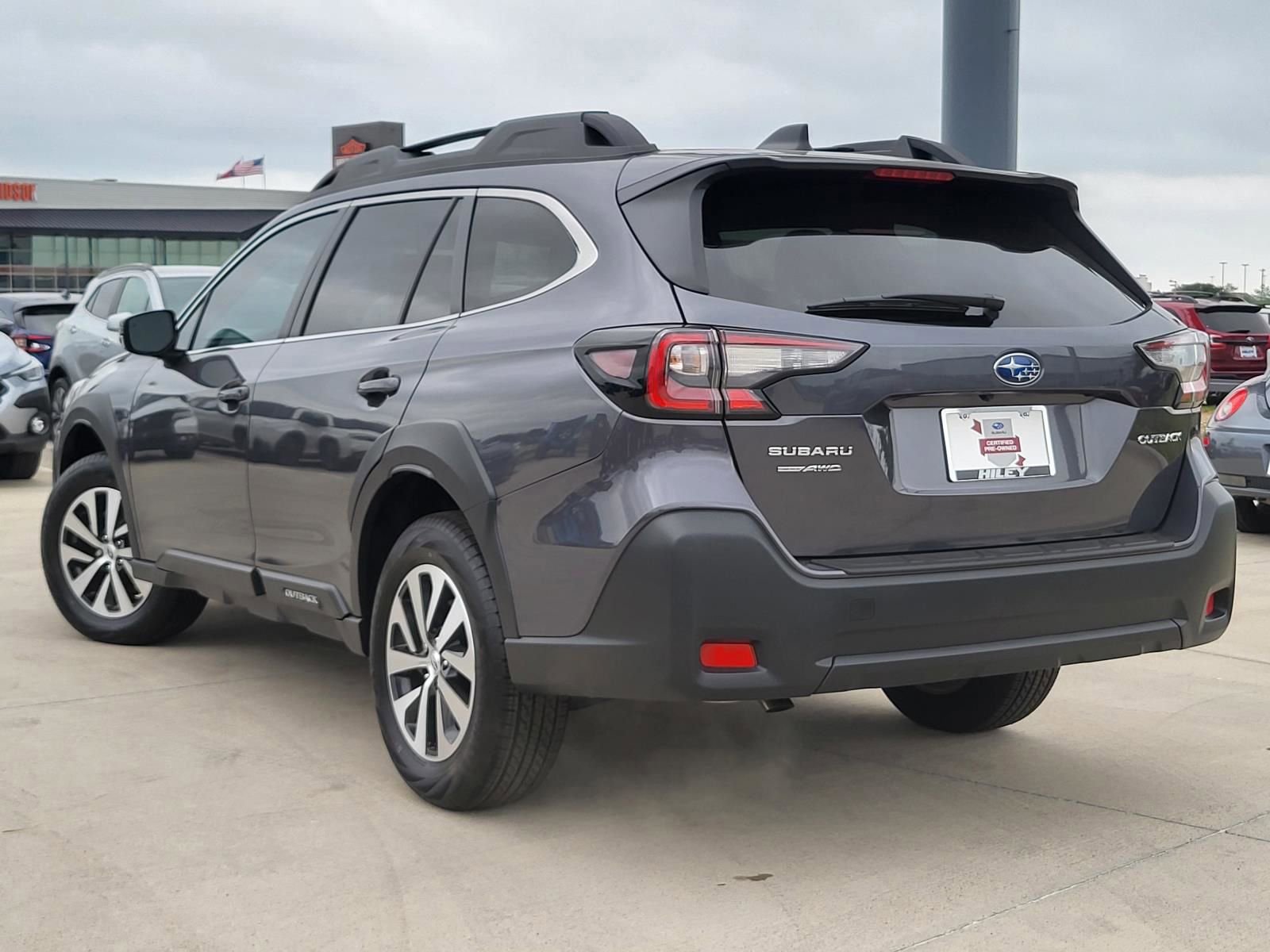 Certified 2025 Subaru Outback Premium AWD/4WD image 3