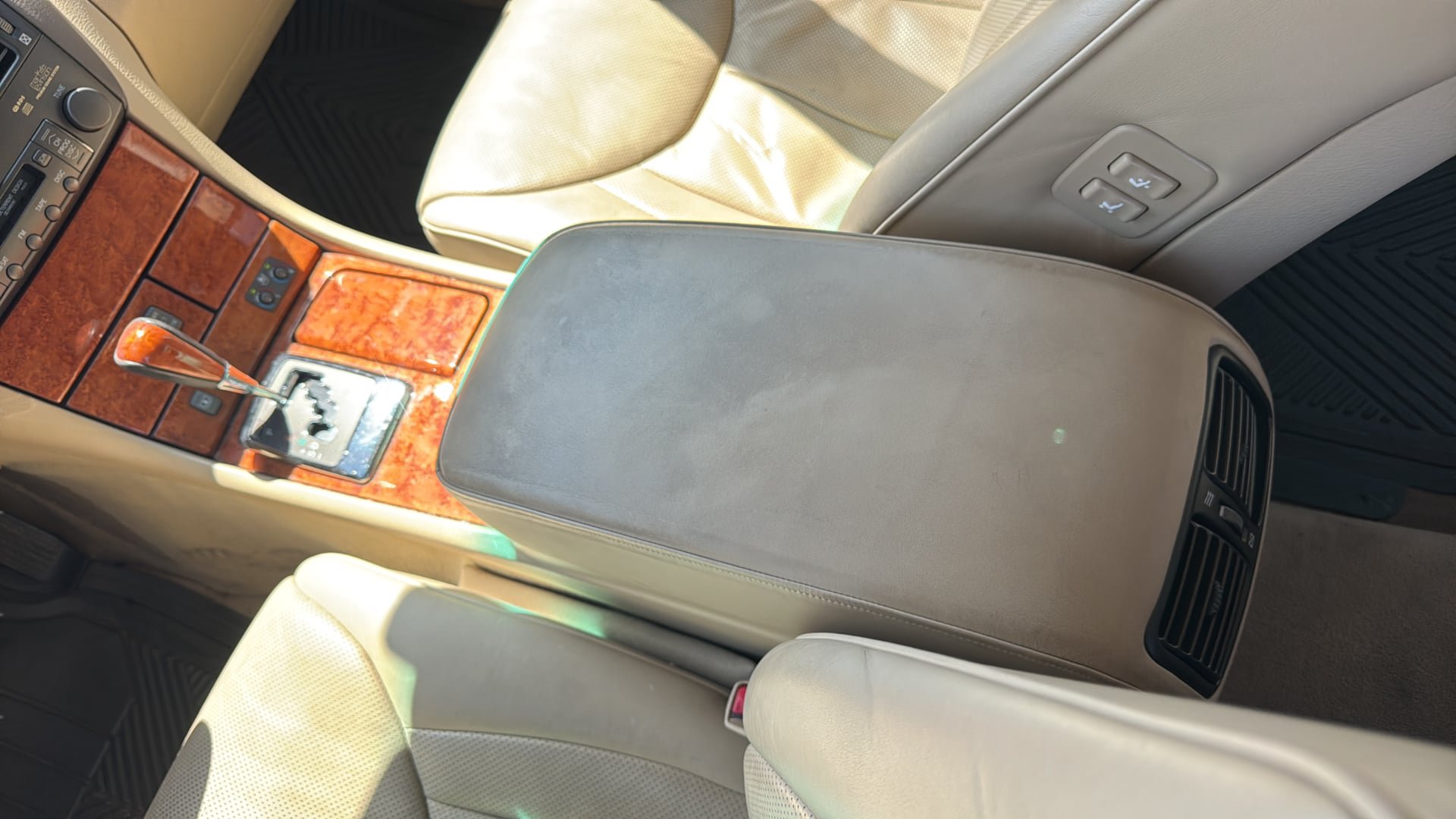 Used 2004 Lexus LS 430 w/ Modern Luxury Pkg RWD image 26