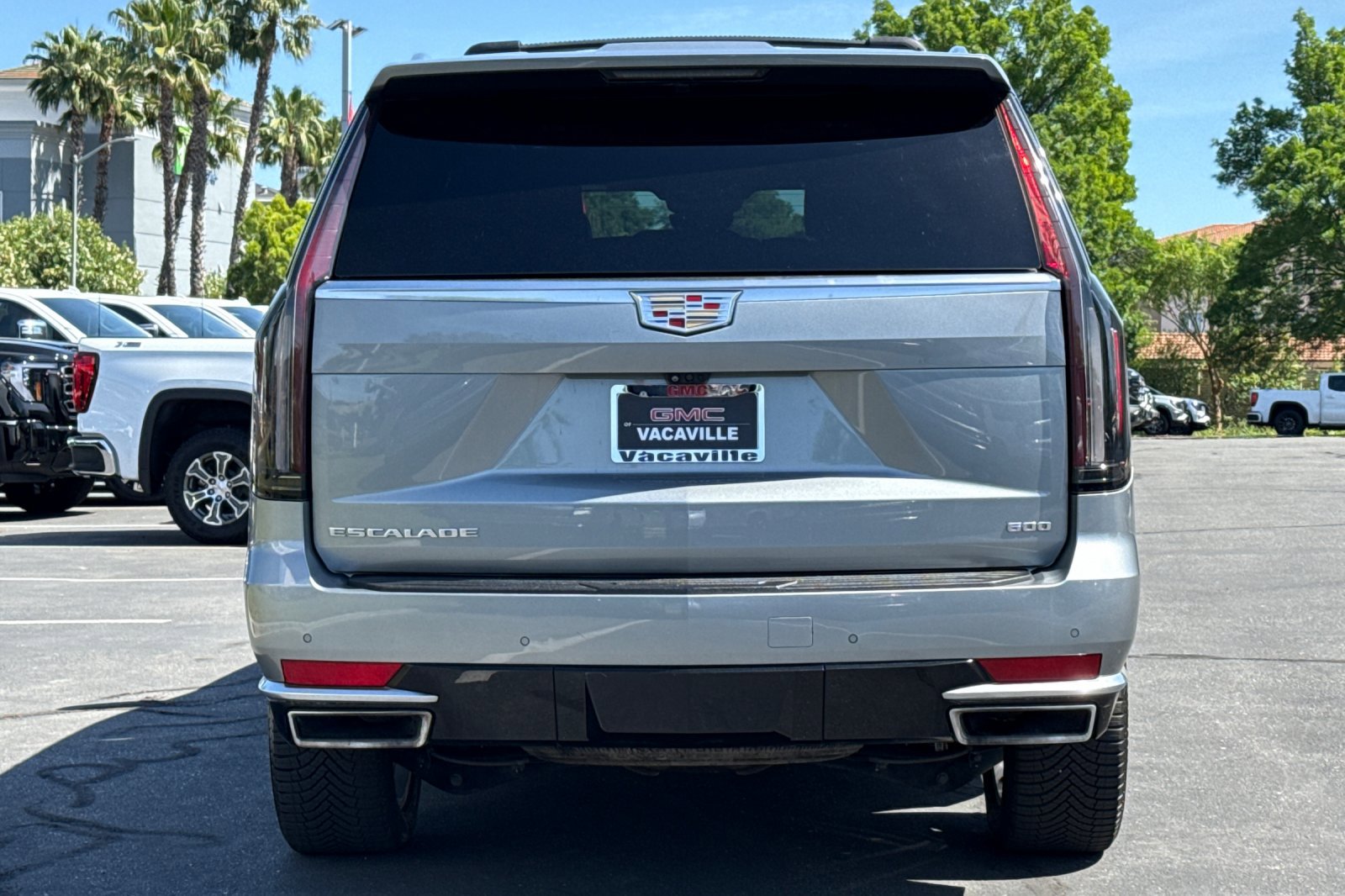 Used 2023 Cadillac Escalade ESV Premium Luxury w/ Performance Package image 6