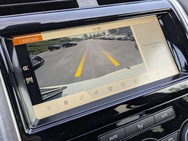 Used 2018 Land Rover Discovery HSE image 14